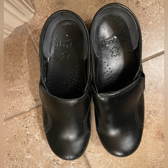 Black Dansko clogs - Picture 2 of 4